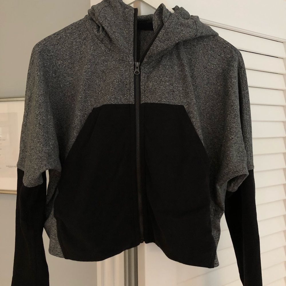 Lululemon Cropped Hoodie Size 6